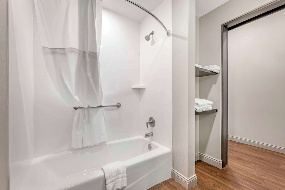 Comfort Inn & Suites Clarksville - Louisville North 62/69