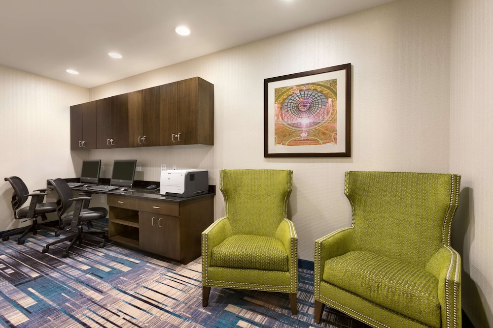Hampton Inn Chicago Downtown N Loop Michigan Ave Il 32/52
