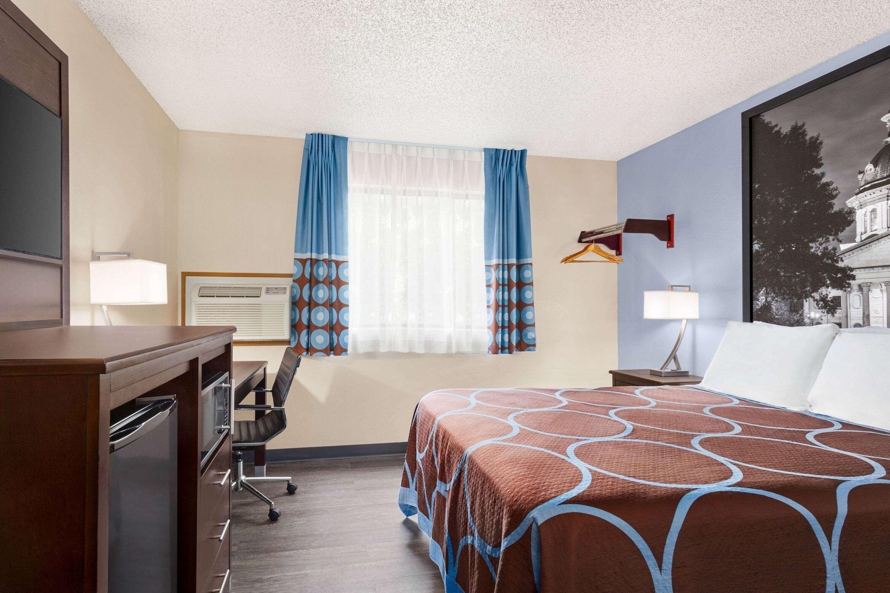 Room, Queen Bed