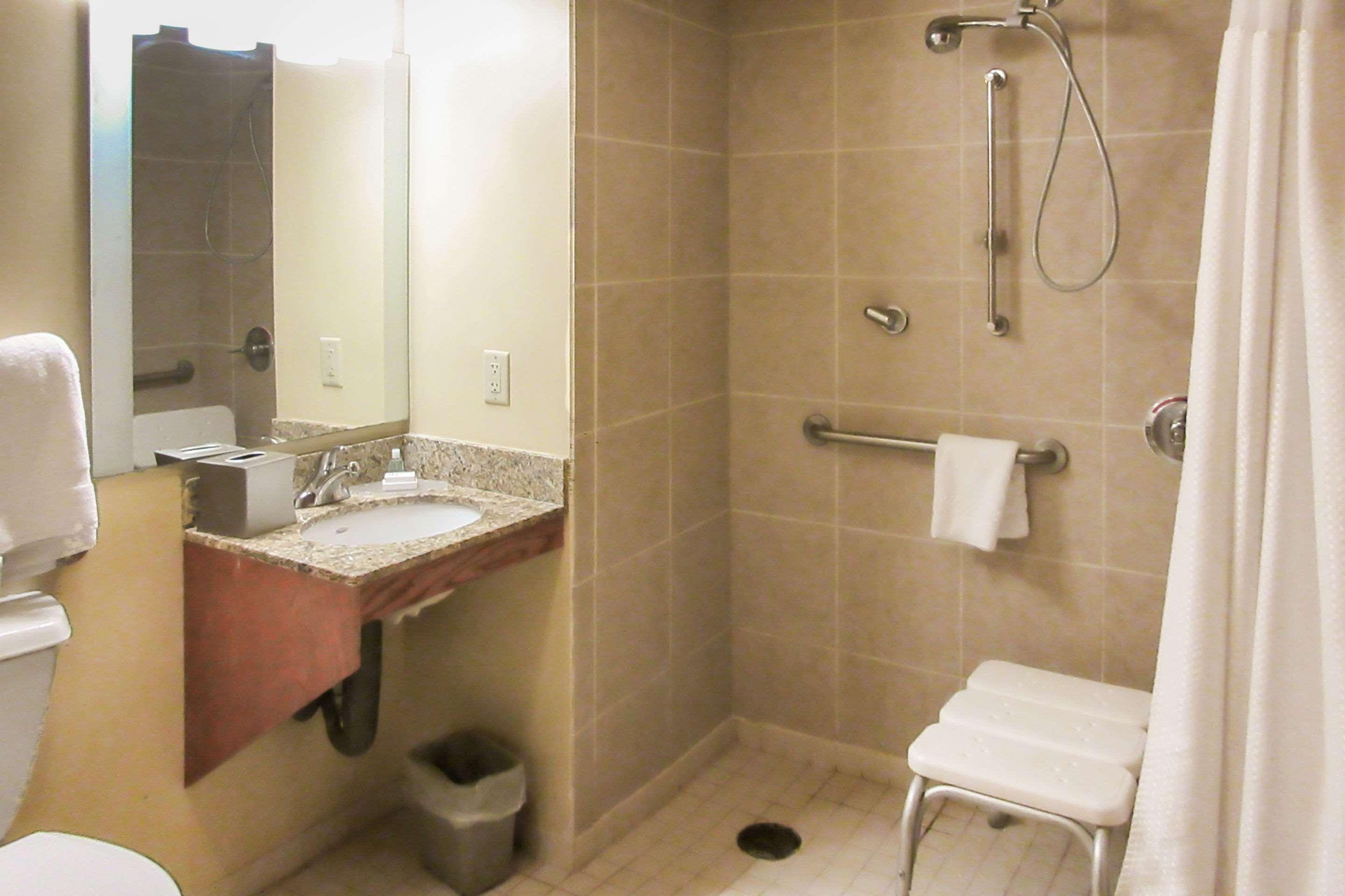 MainStay Suites Columbus Worthington 27/31