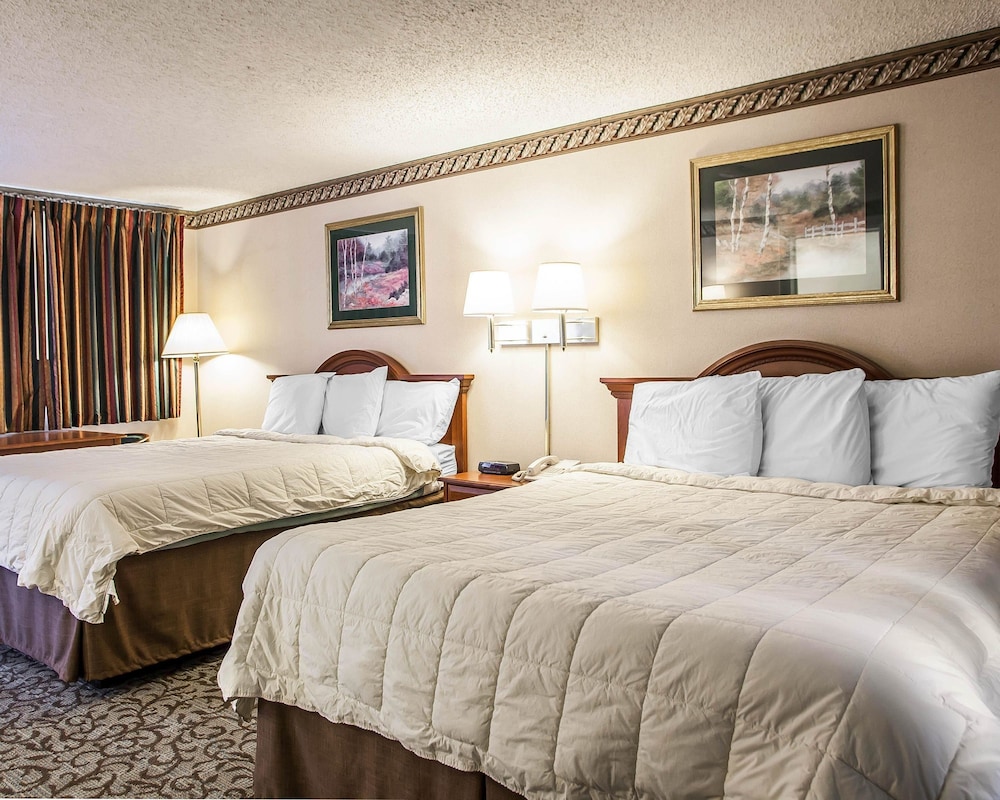 Econo Lodge Newton, NJ 3/19