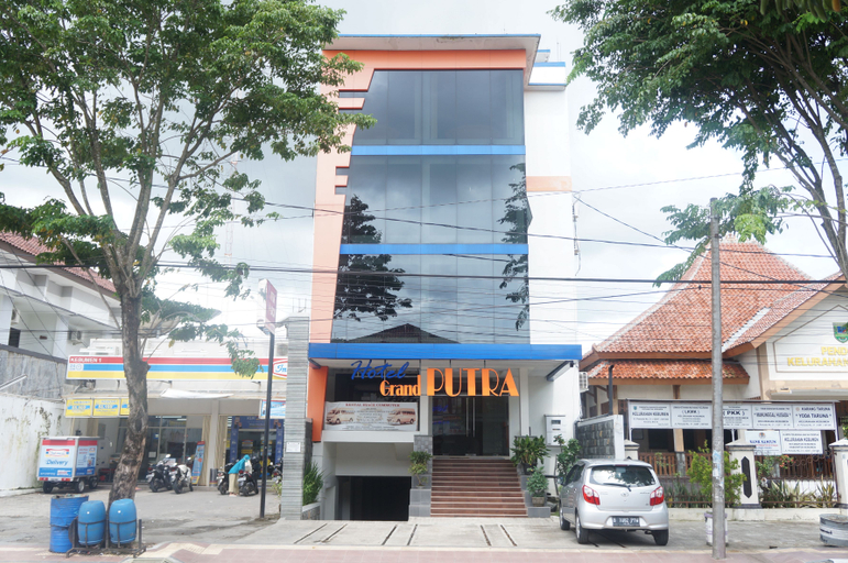 Hotel Grand Putra Syariah 1/11