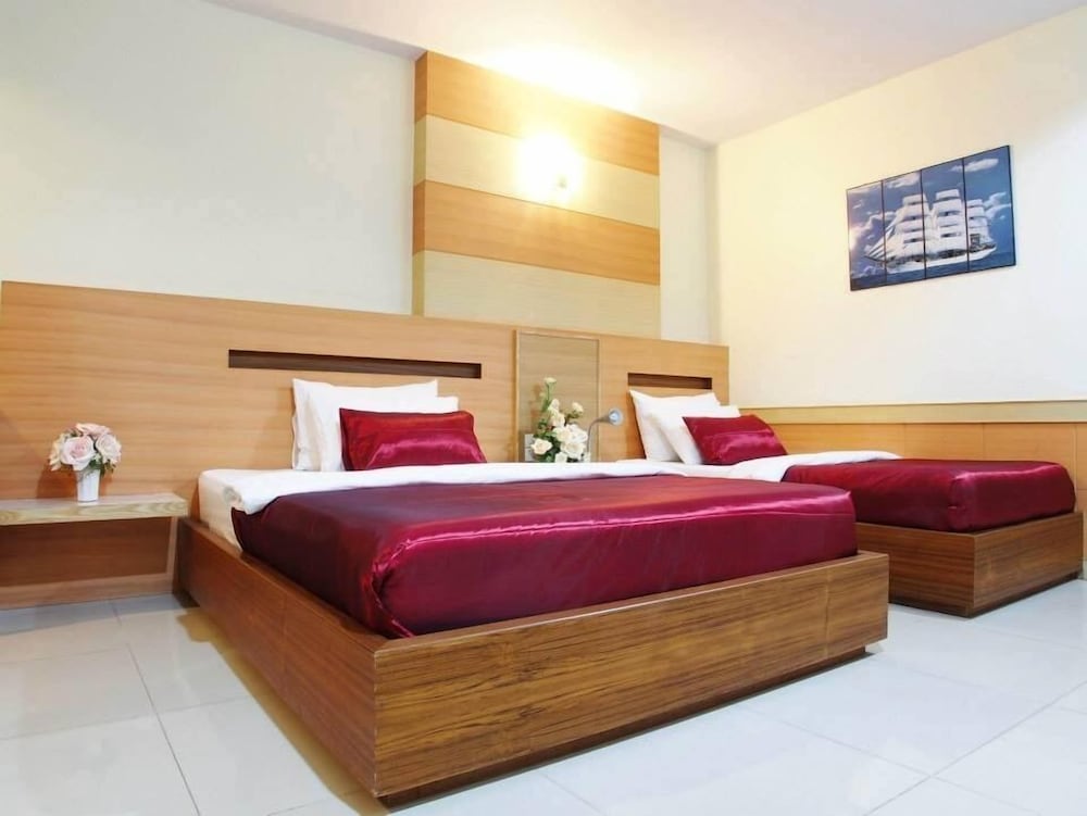Amnauysuk Hotel 24/47