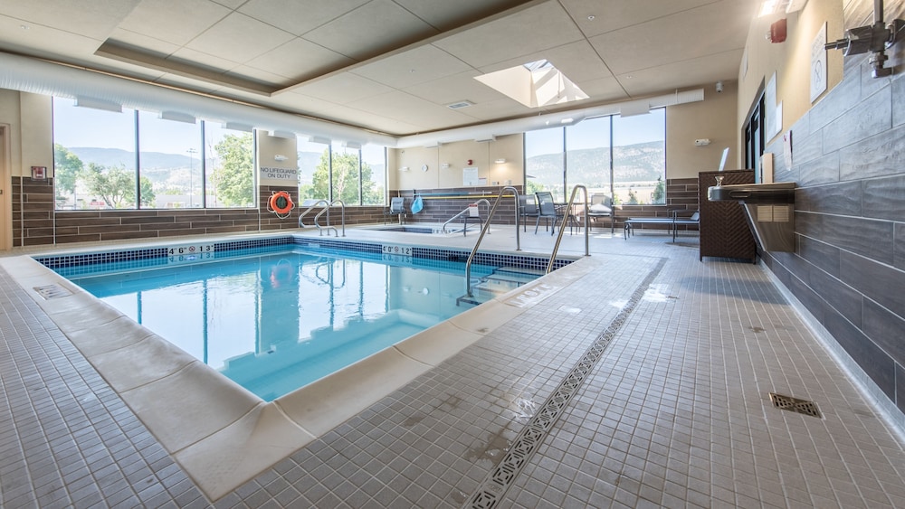 Fairfield Inn & Suites by Marriott Penticton 24/50