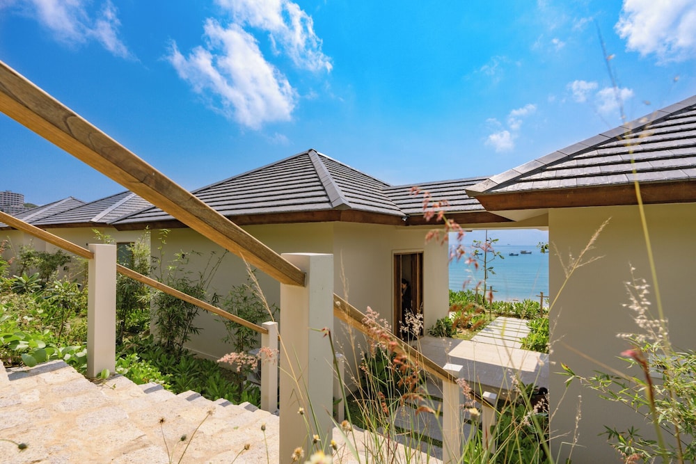 Crown Retreat Quy Nhon 2/88