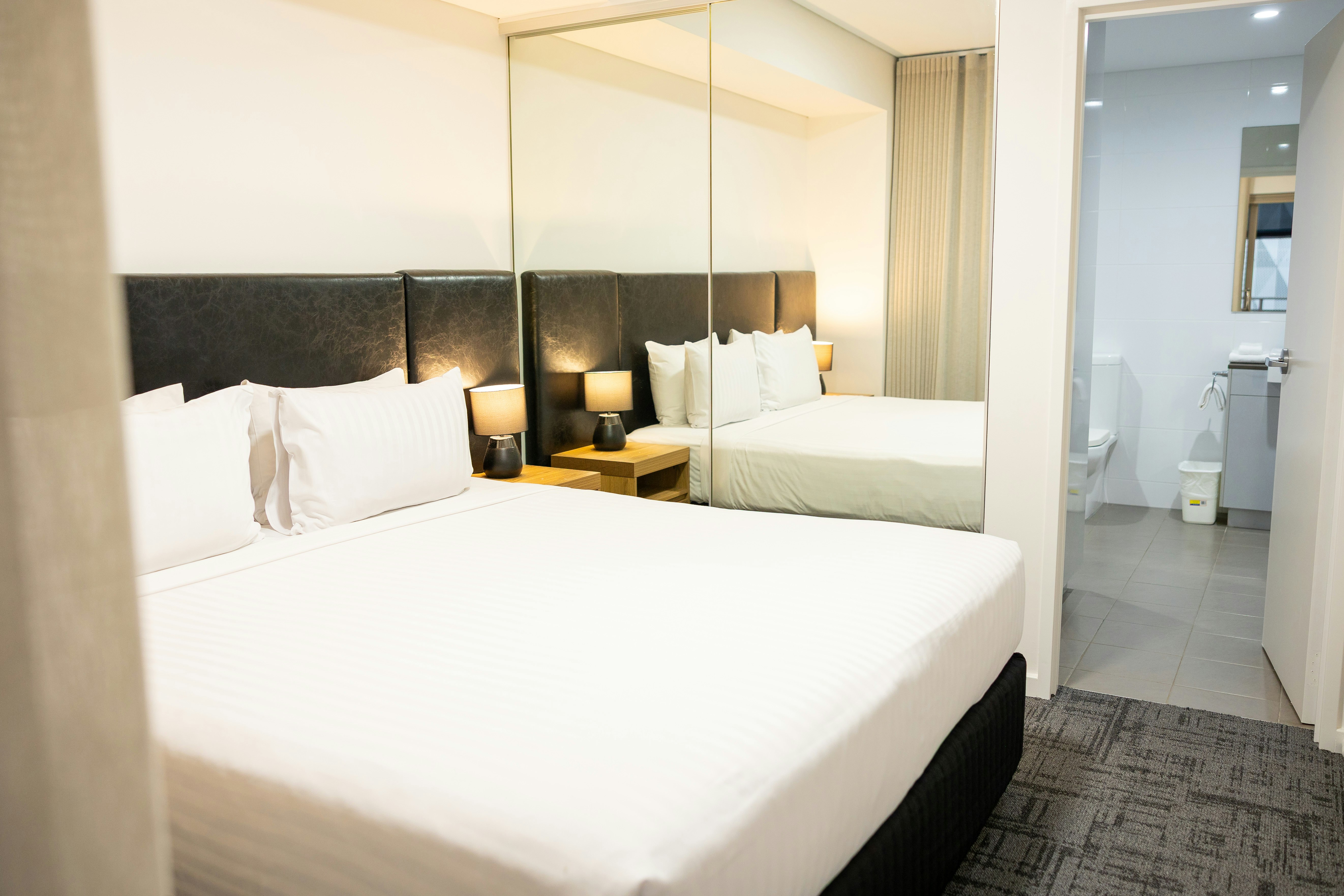 Baileys Serviced Apartments 28/76