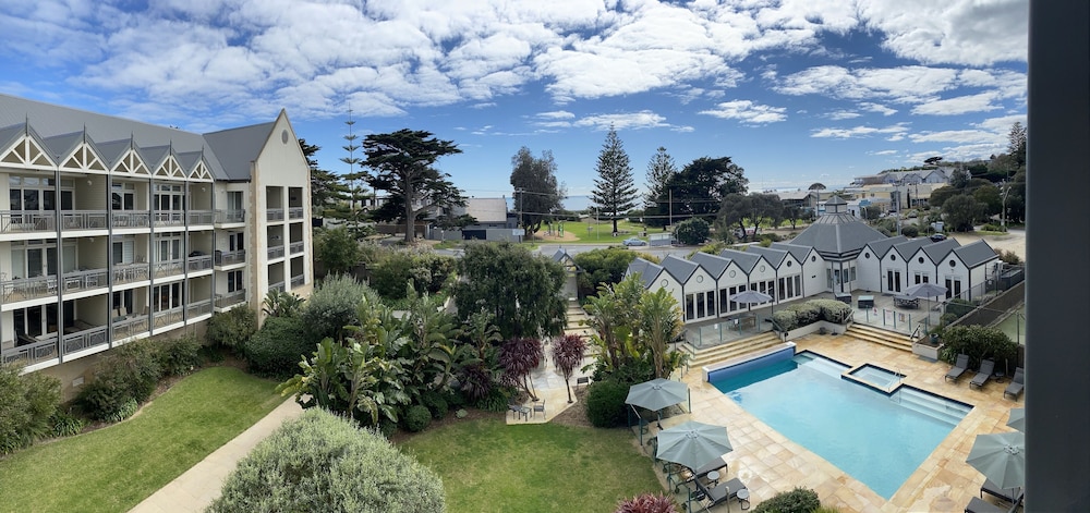 PORTSEA VILLAGE RESORT 67/69