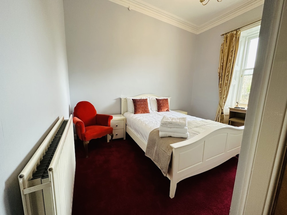 Abbotsford Guest House 8/25