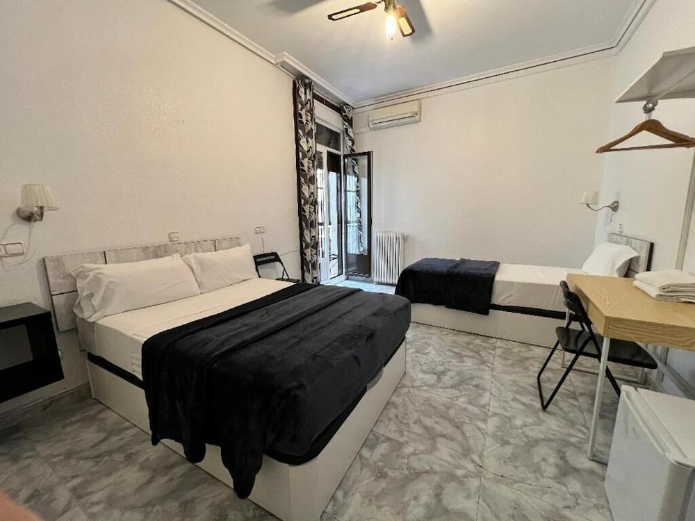 Hostal Palacios Fuencarral 42/67