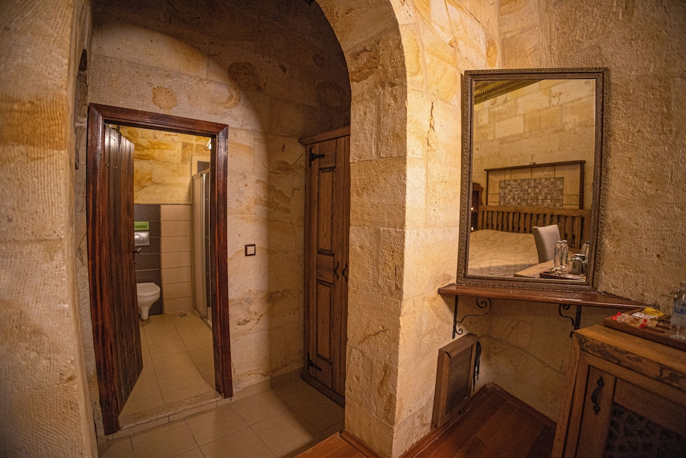 Pietra Cave Suites 44/49