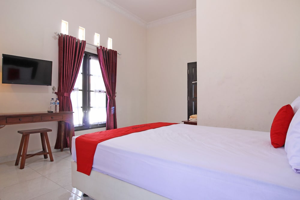 RedDoorz near UMY Yogyakarta 8/19