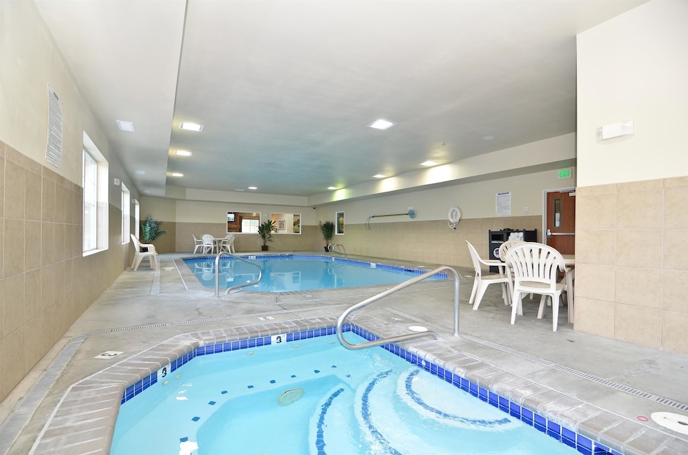 Best Western Plus Peppertree Inn At Omak 16/45
