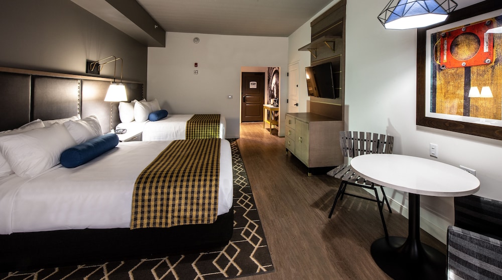 Hotel Indigo Hattiesburg 18/45
