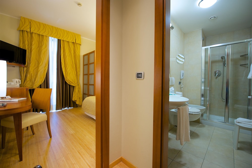 Best Western Crystal Palace Hotel 25/55