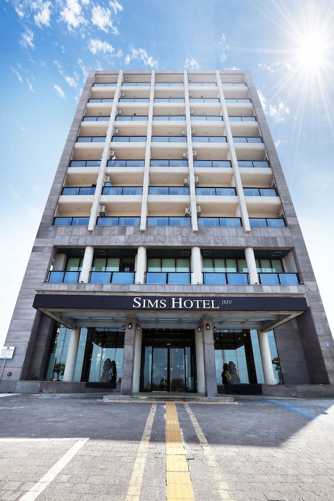 Sims Hotel 7/48