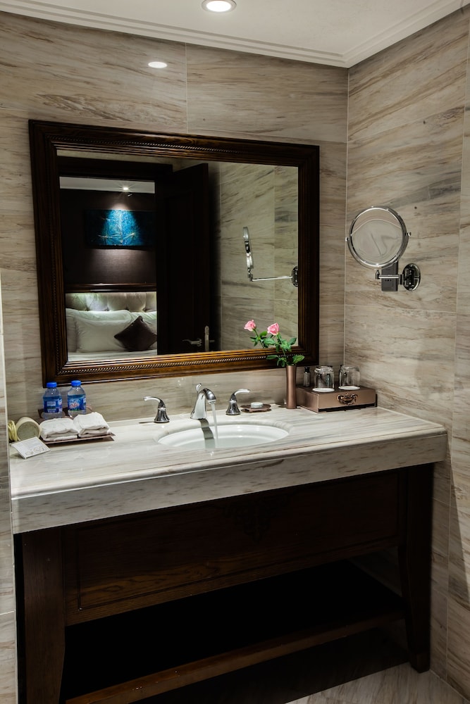The Chi Boutique Hotel 53/66