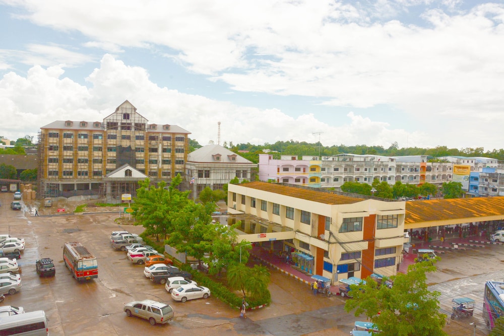 Submukdaphoomplace Hotel 12/50