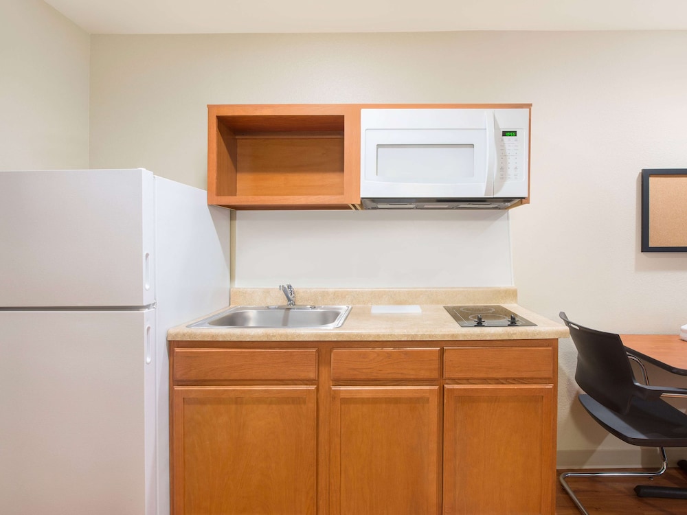 Extended Stay America Select Suites Atlanta Chamblee 34/53