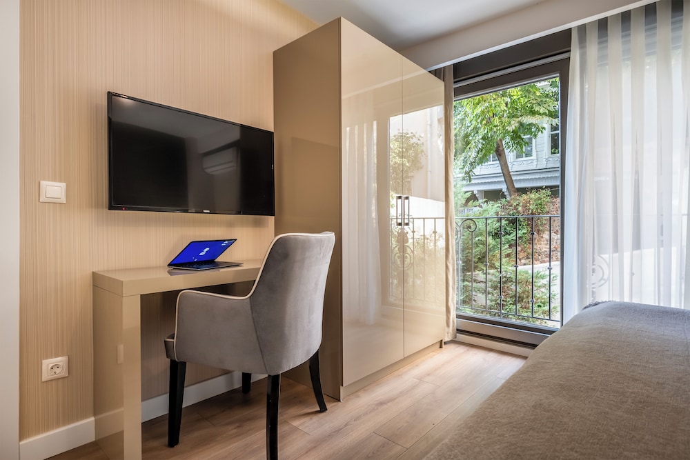 Ciragan Bosphorus Apartments 48/61
