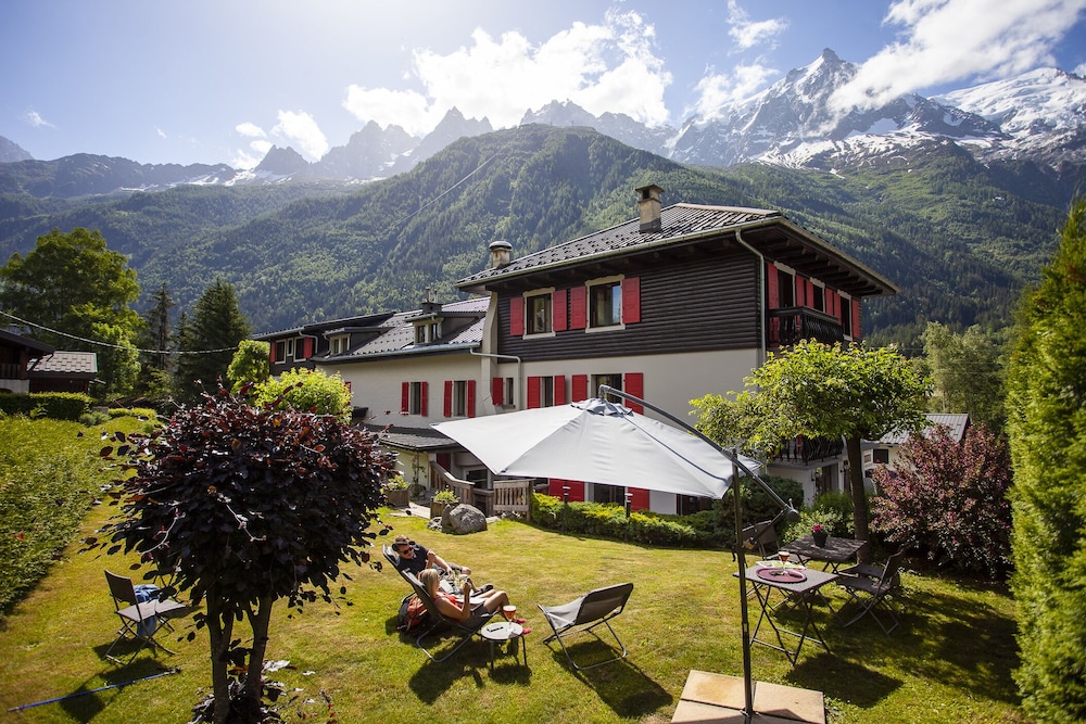 La Chaumiere Mountain Lodge 40/50