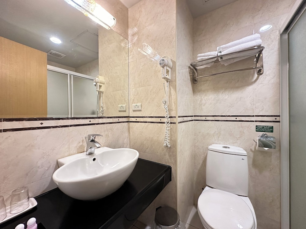 Chientan Youth Hotel 39/42