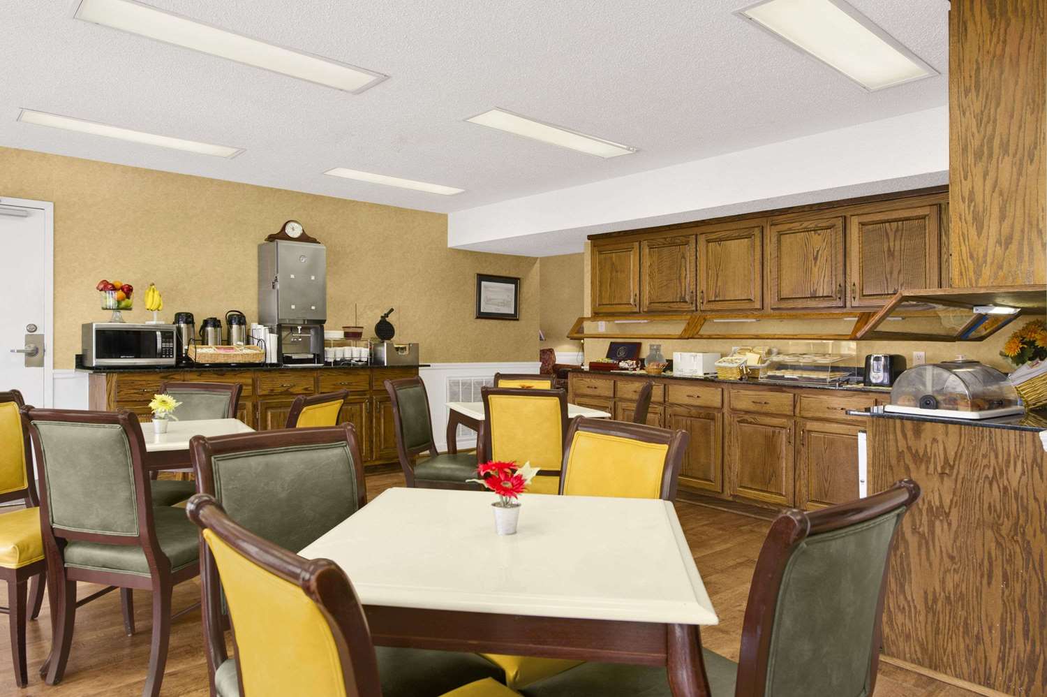 Baymont by Wyndham Warner Robins 45/63