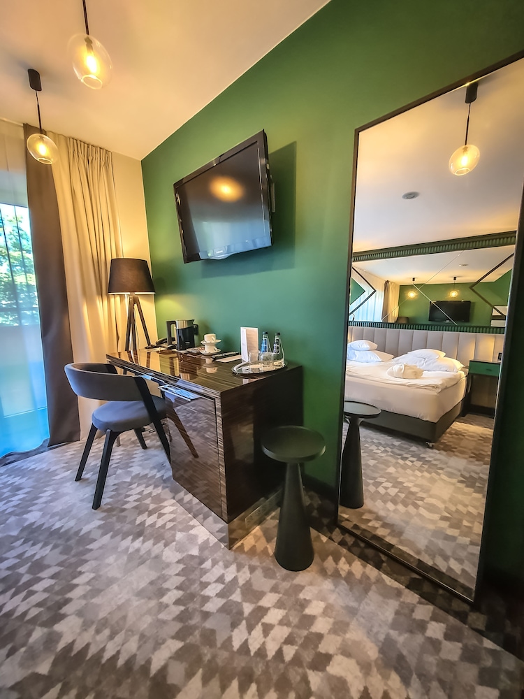 Hotel Rysy 76/84