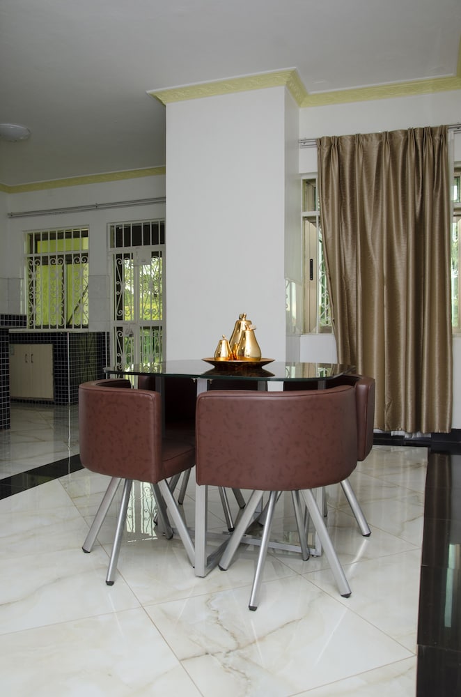 Dianwill Hotel 41/46