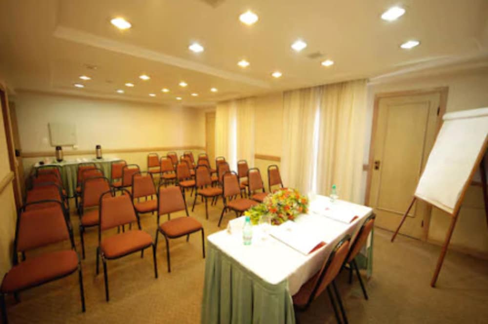 Rede Andrade Vernon Hotel 53/62
