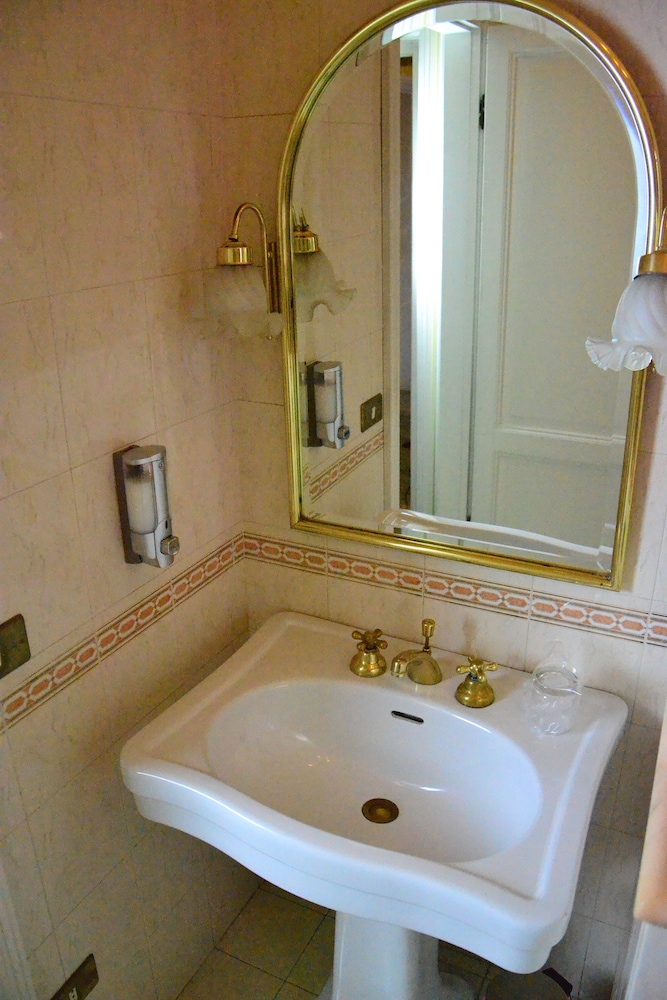 Bed And Breakfast Leopoldo 44/46