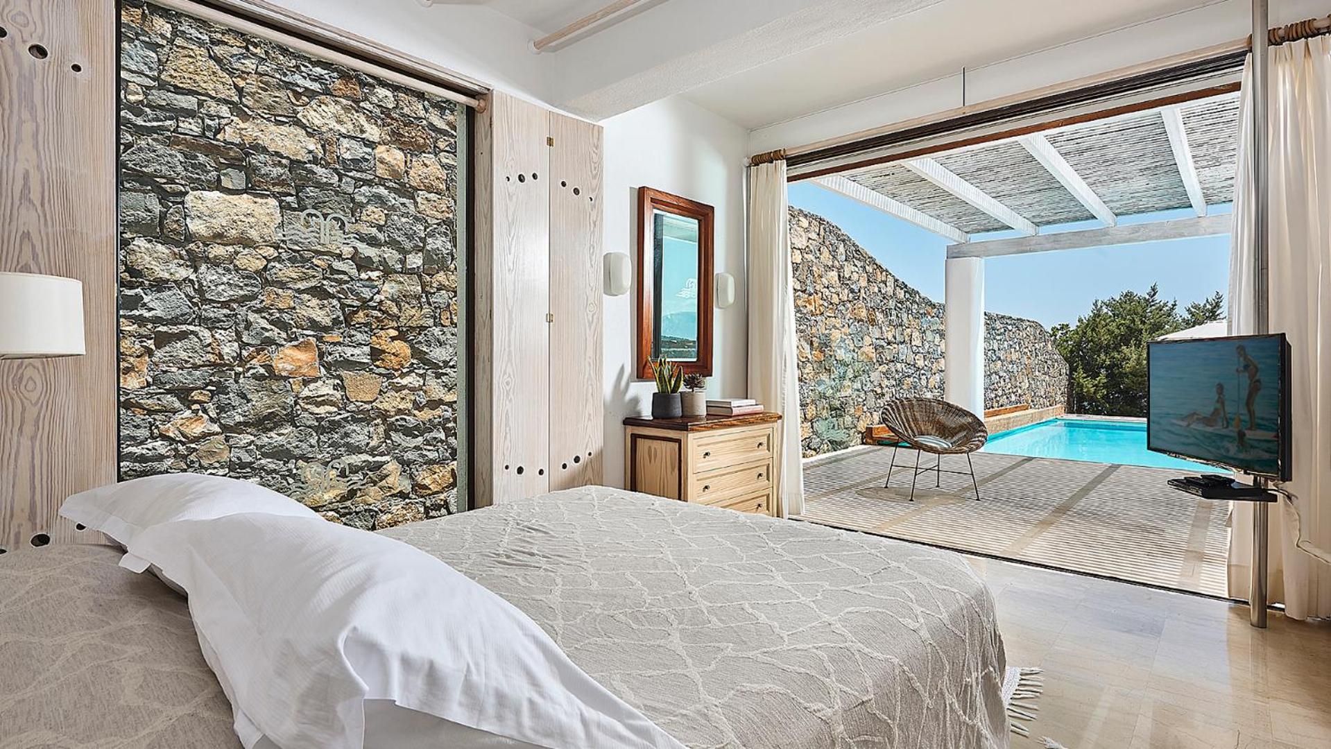 Thalassa Villas 4/50