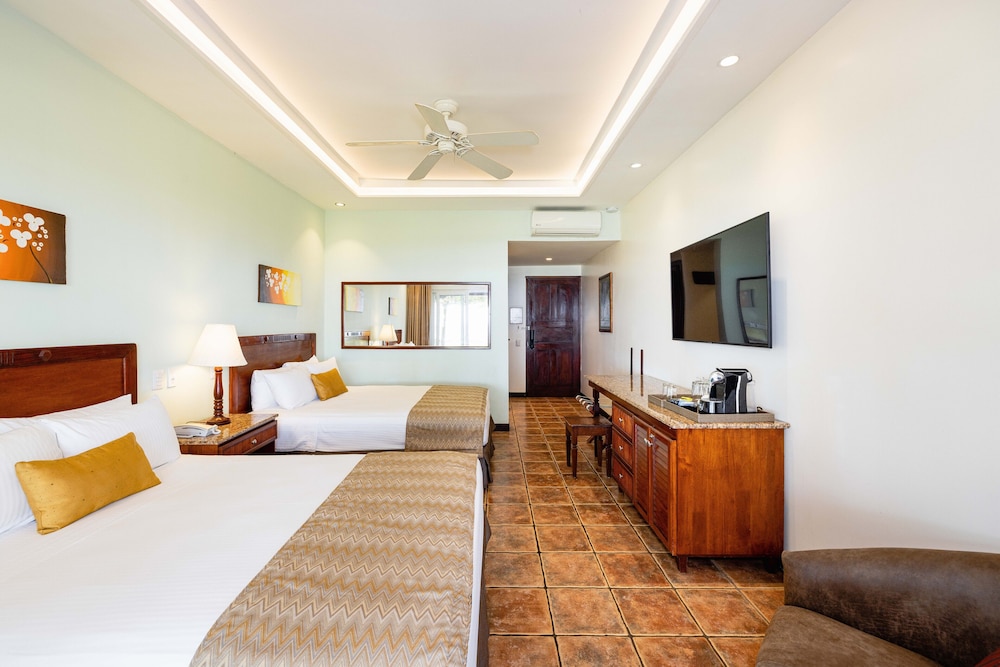 Sunset, 2 Queen Beds, Ocean View، Tamarindo Diria Beach Resort 4/10