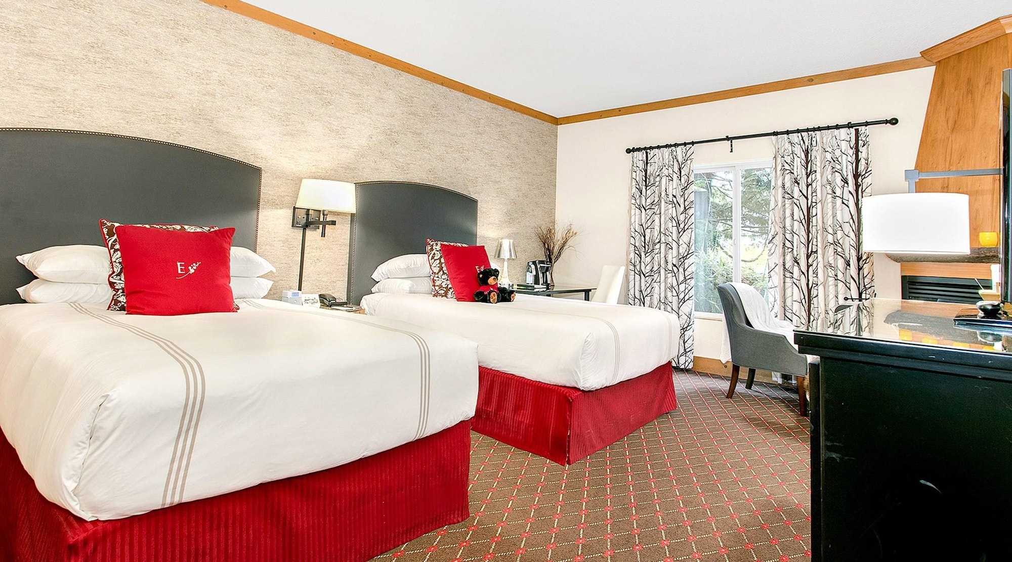 ROOM, DOUBLE BED, CITY VIEW