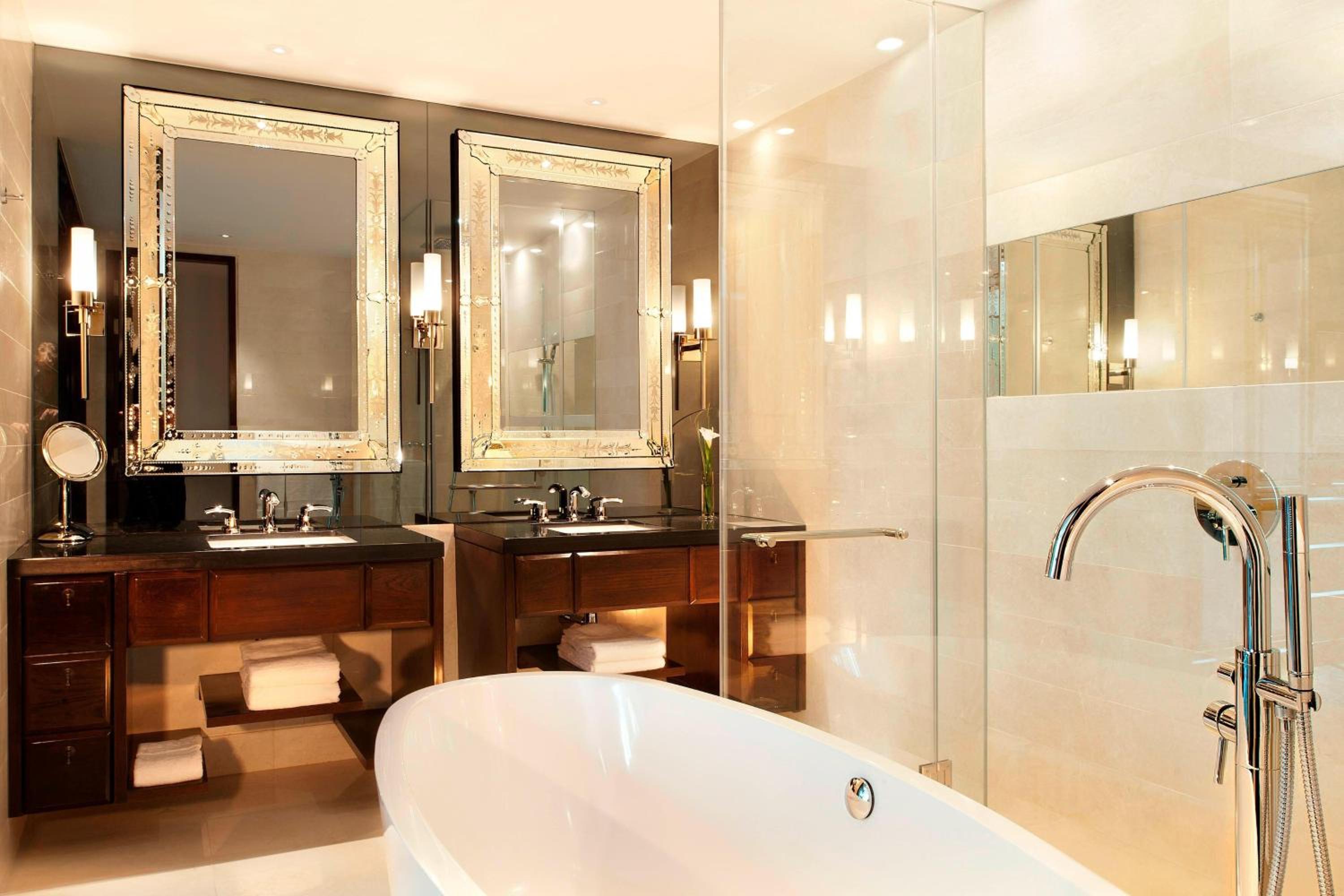 1 Bedroom, Metropolitan, Junior Suite, King Bed