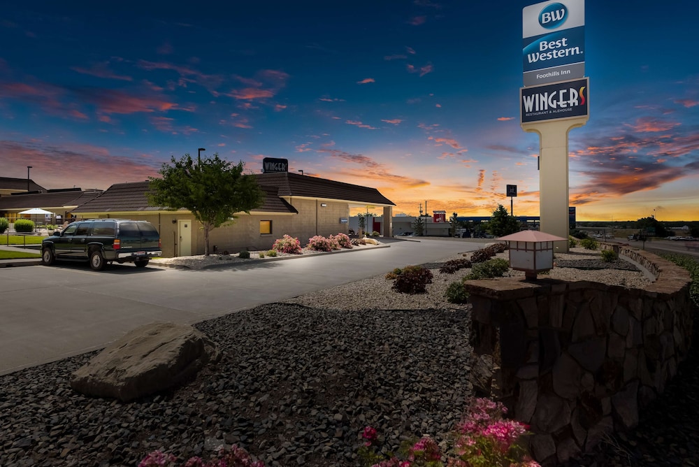 Best Western Foothills Inn 3/49