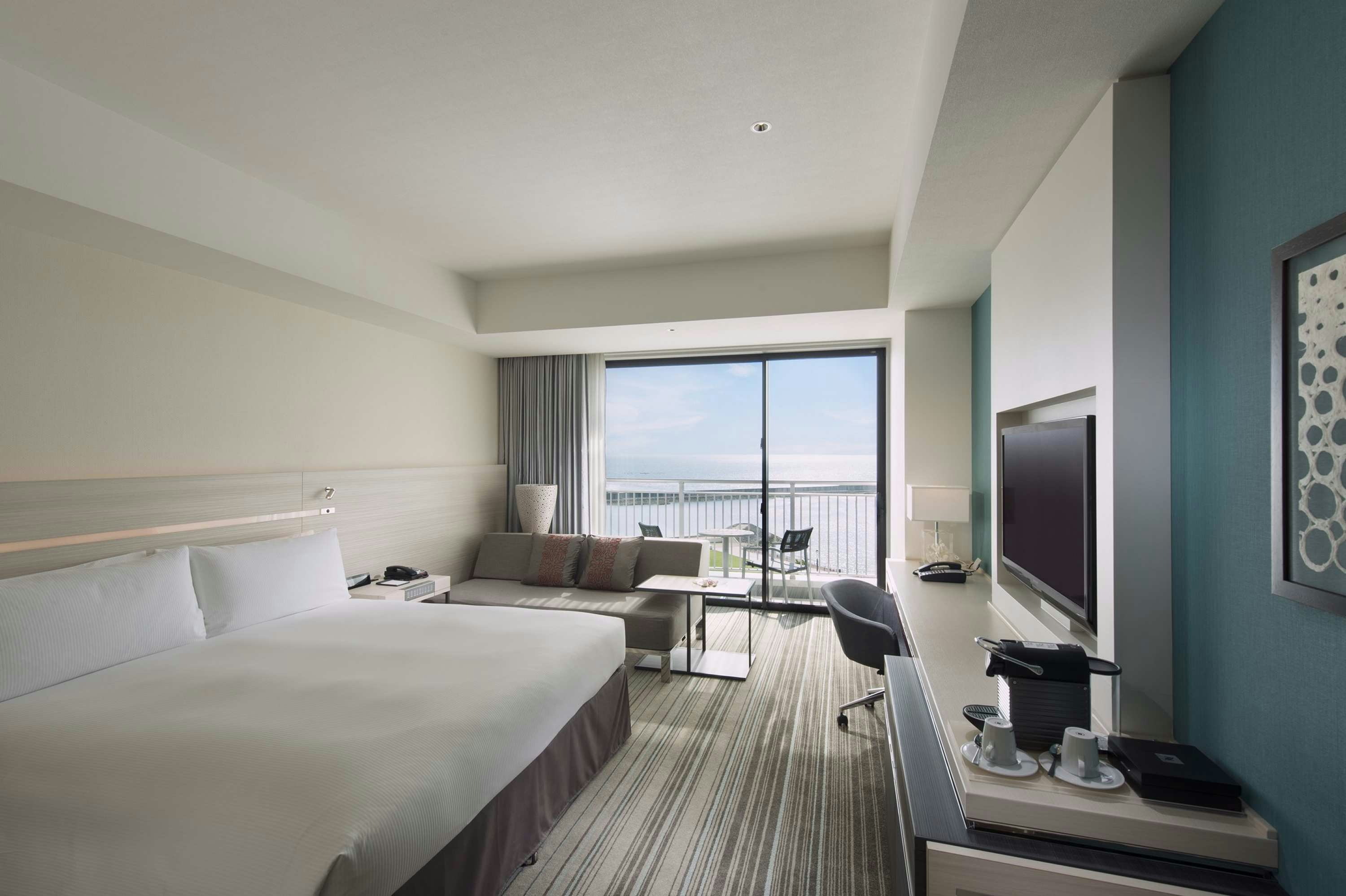 Hilton Okinawa Chatan Resort 18/77