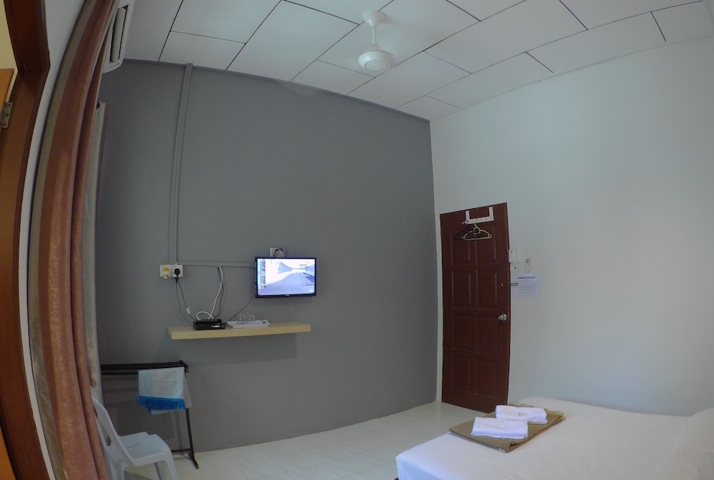 Semarak Beach Inn 9/45