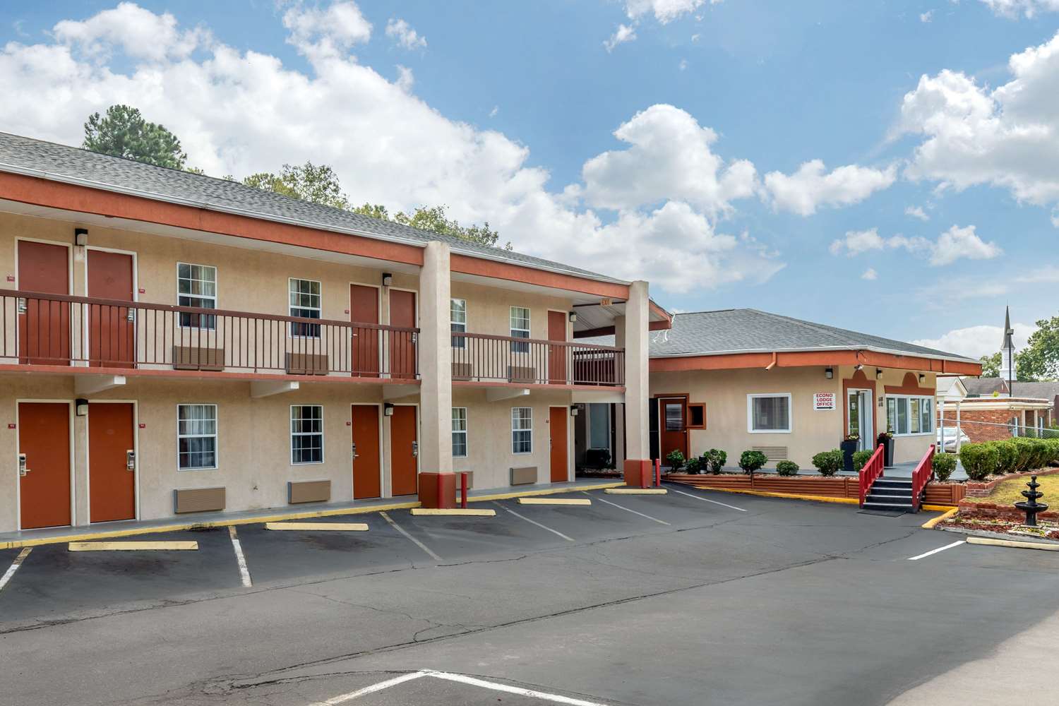 Econo Lodge Columbia Fort Jackson 28/28