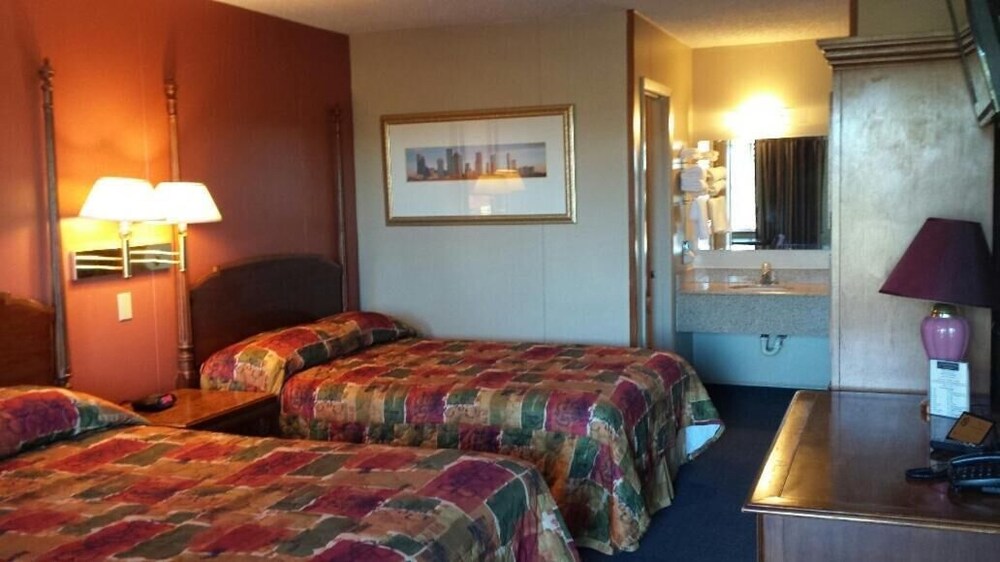 Carefree Inn Flatonia 14/21