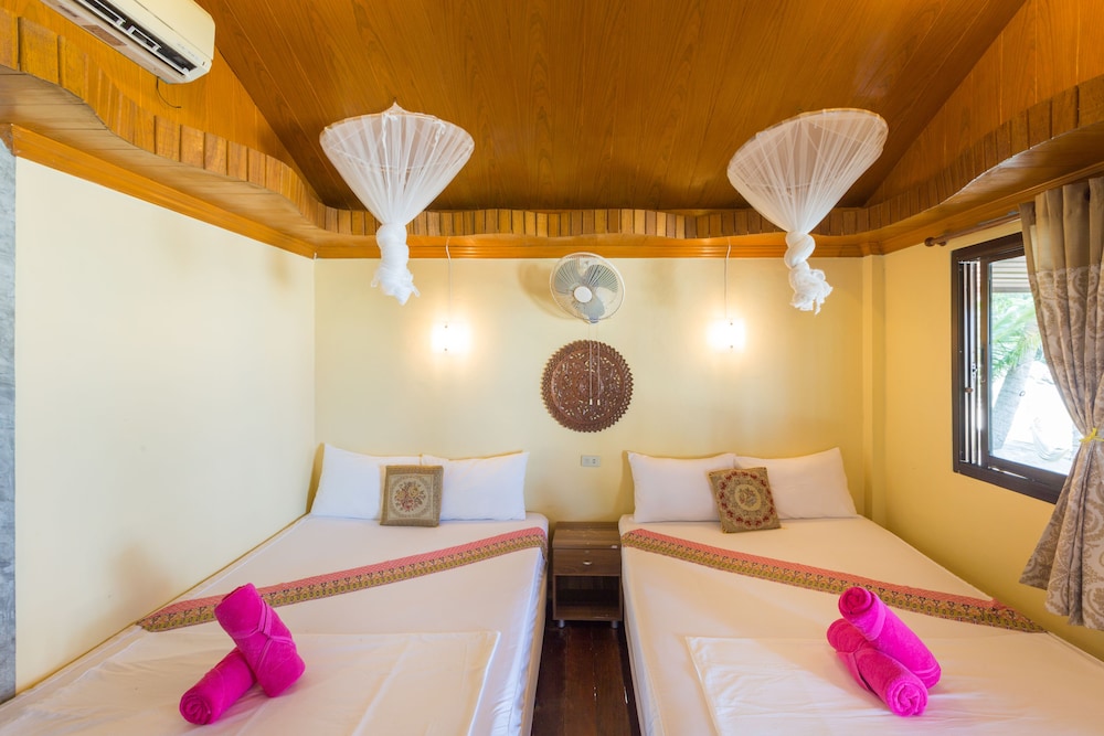 BOTTLE BEACH 1 RESORT 12/74