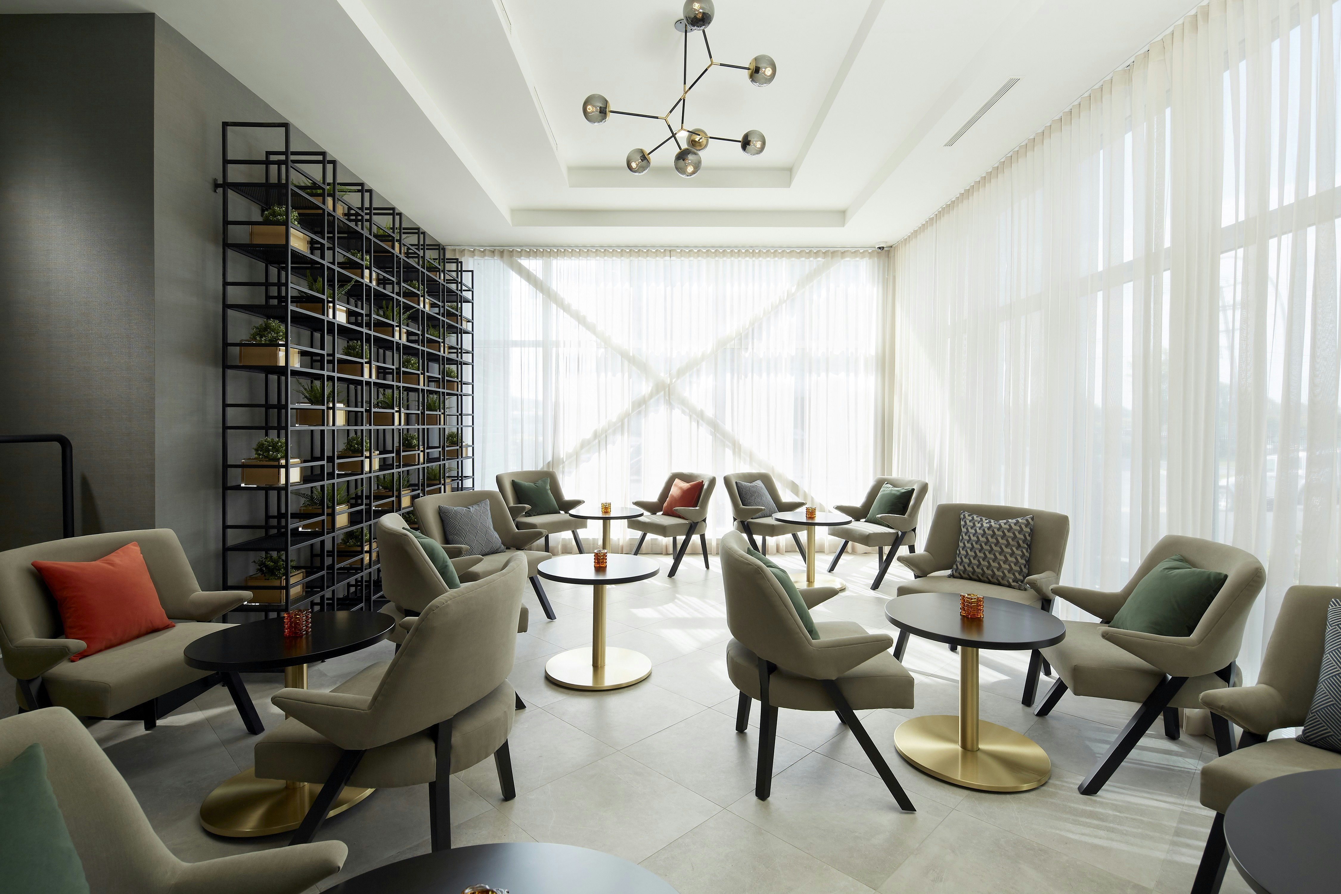 Doubletree by Hilton Montreal Airport 25/44