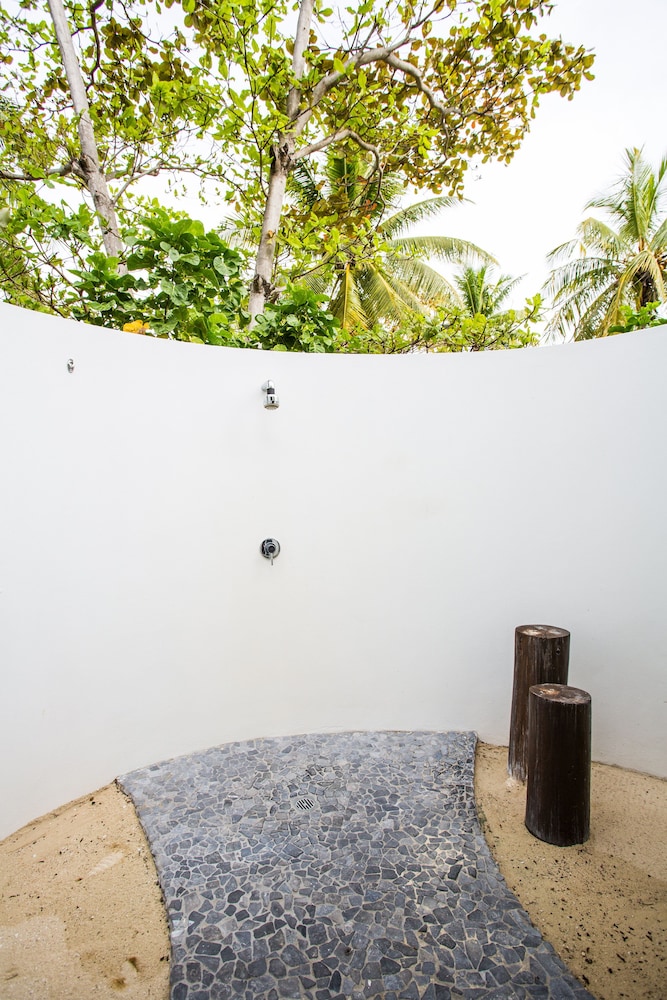Lomani Island Resort and Spa - Adults only 58/62