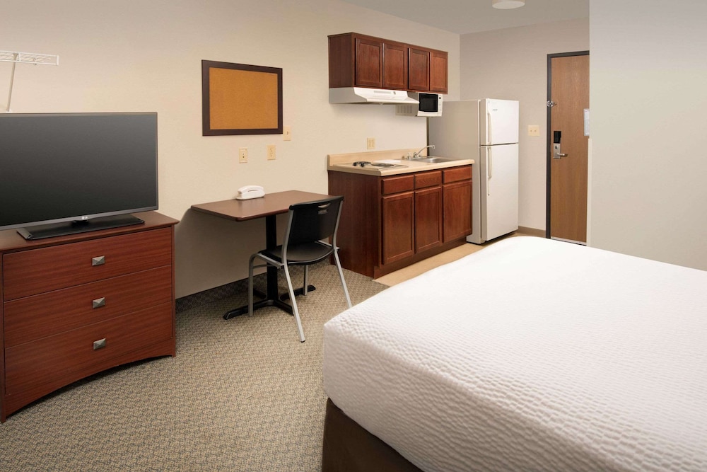 STANDARD, 2 DOUBLE BEDS