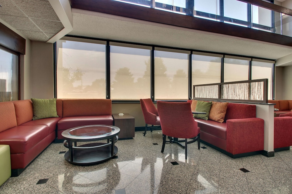 Drury Inn and Suites Evansville East 27/50