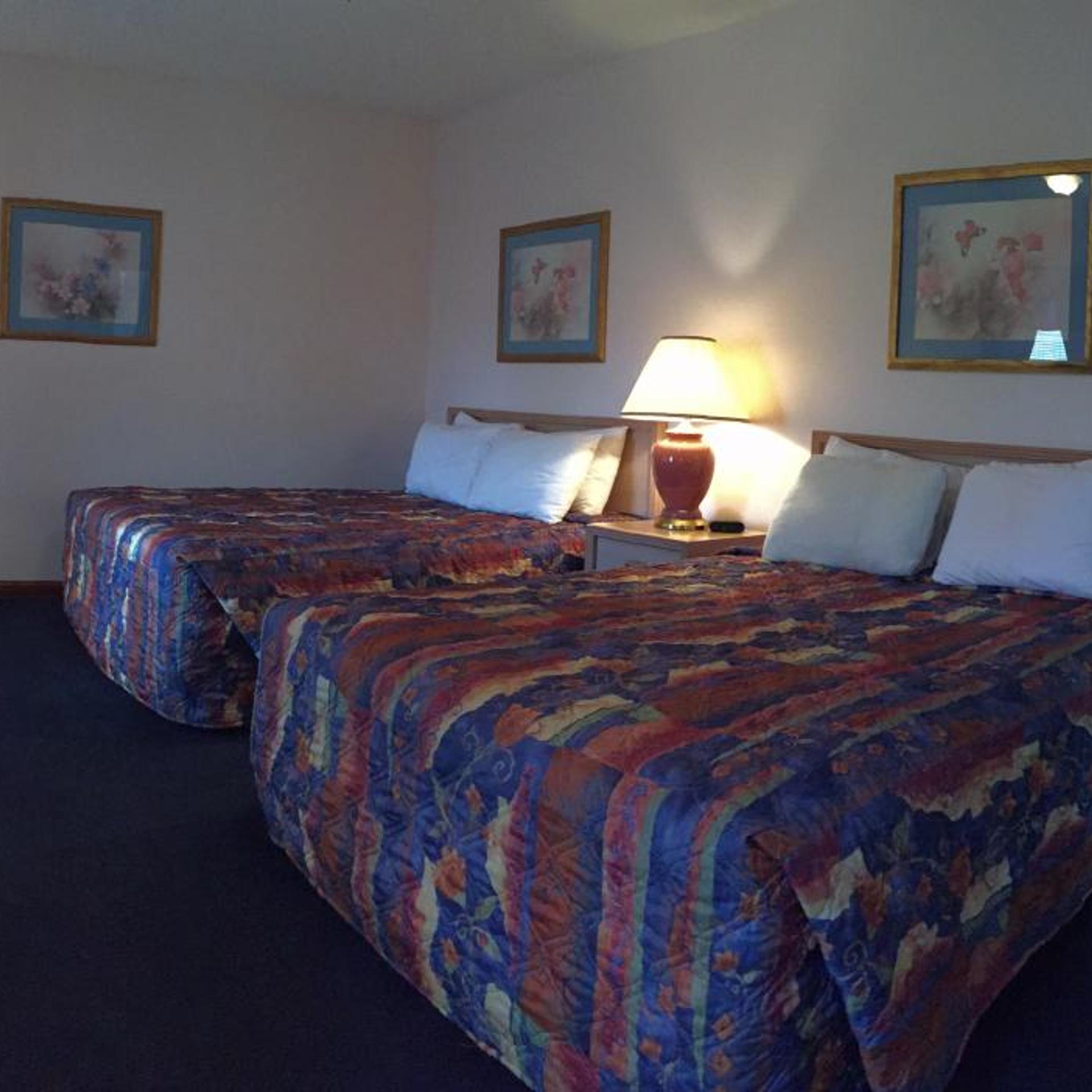 Twelve Oaks Inn 6/30
