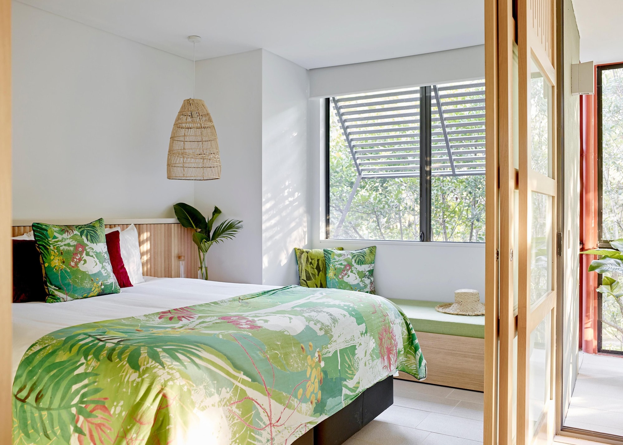 Tree Top, Retreat, Suite, King Bed, Sofa