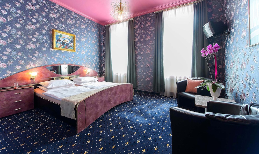 Hotel Urania 13/78