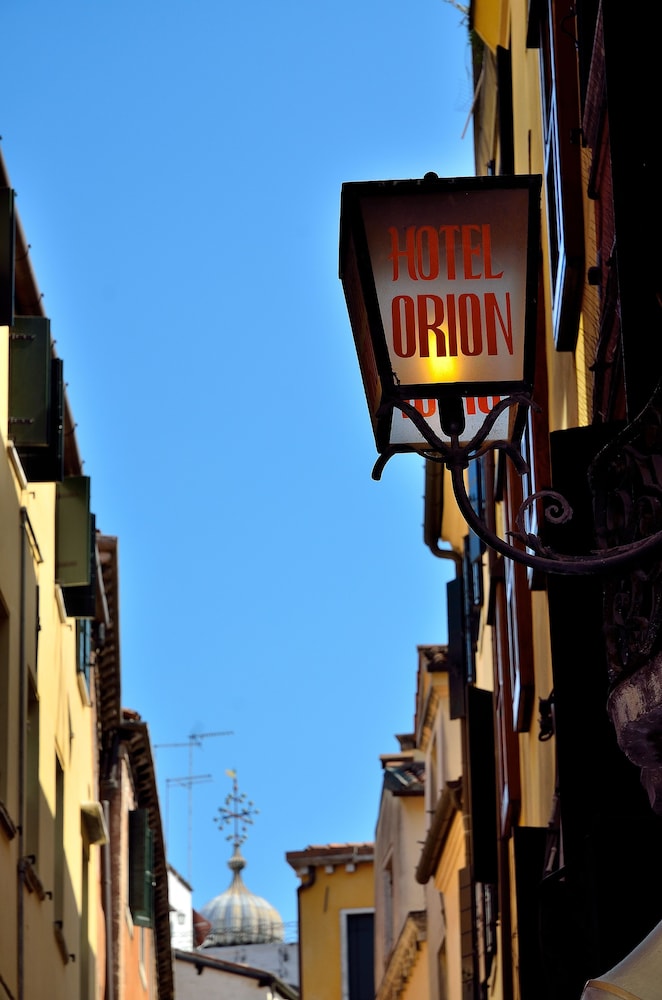 Orion Hotel 66/69
