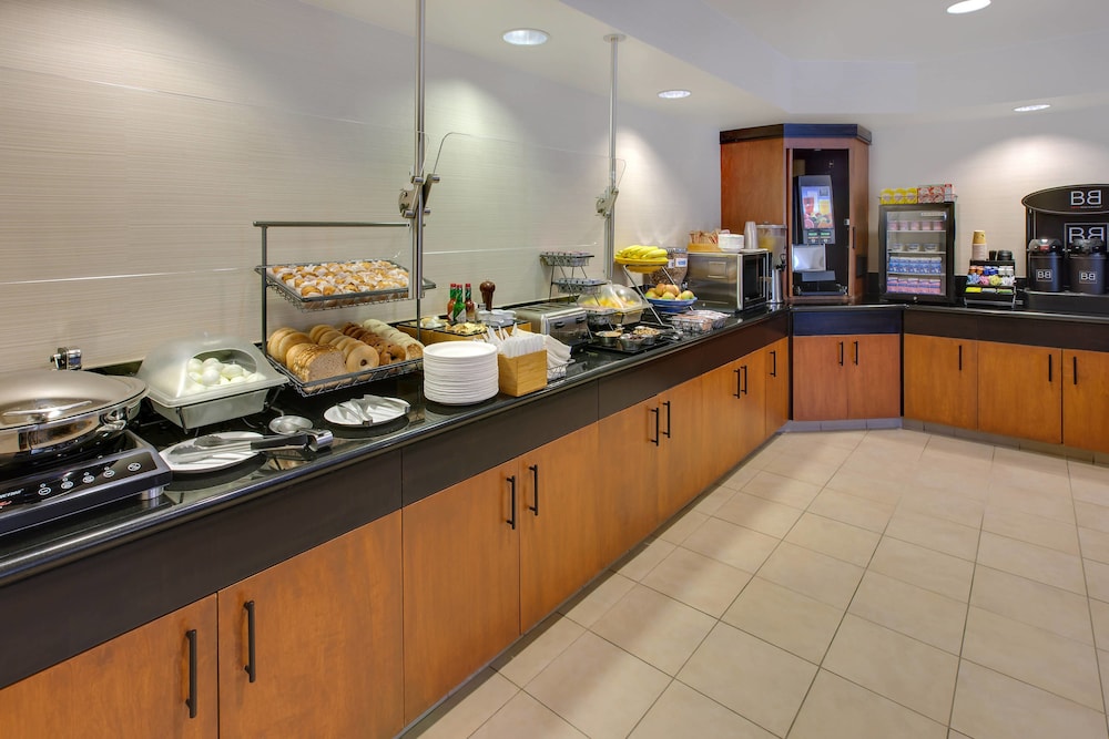 Fairfield Inn & Suites San Francisco Airport/Millbrae 27/34