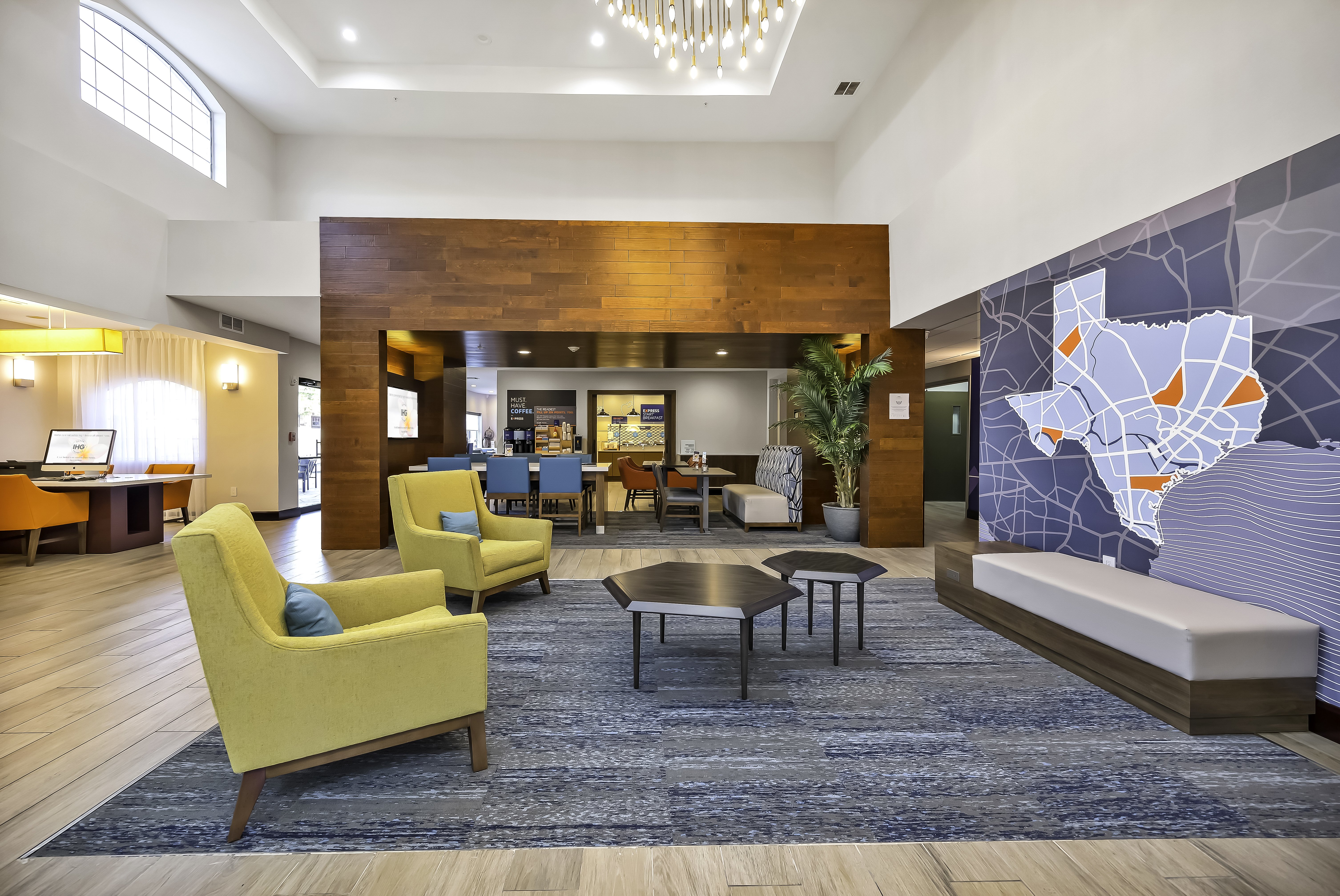Holiday Inn Express Palestine 36/45